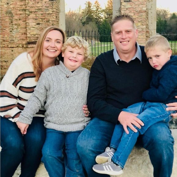 Meet your Posher, Deidra - Picture 2 of 2